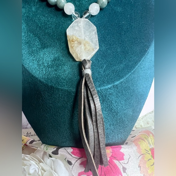 Handcrafted Jade Bead Mala with Leather Tassel - Picture 4 of 6